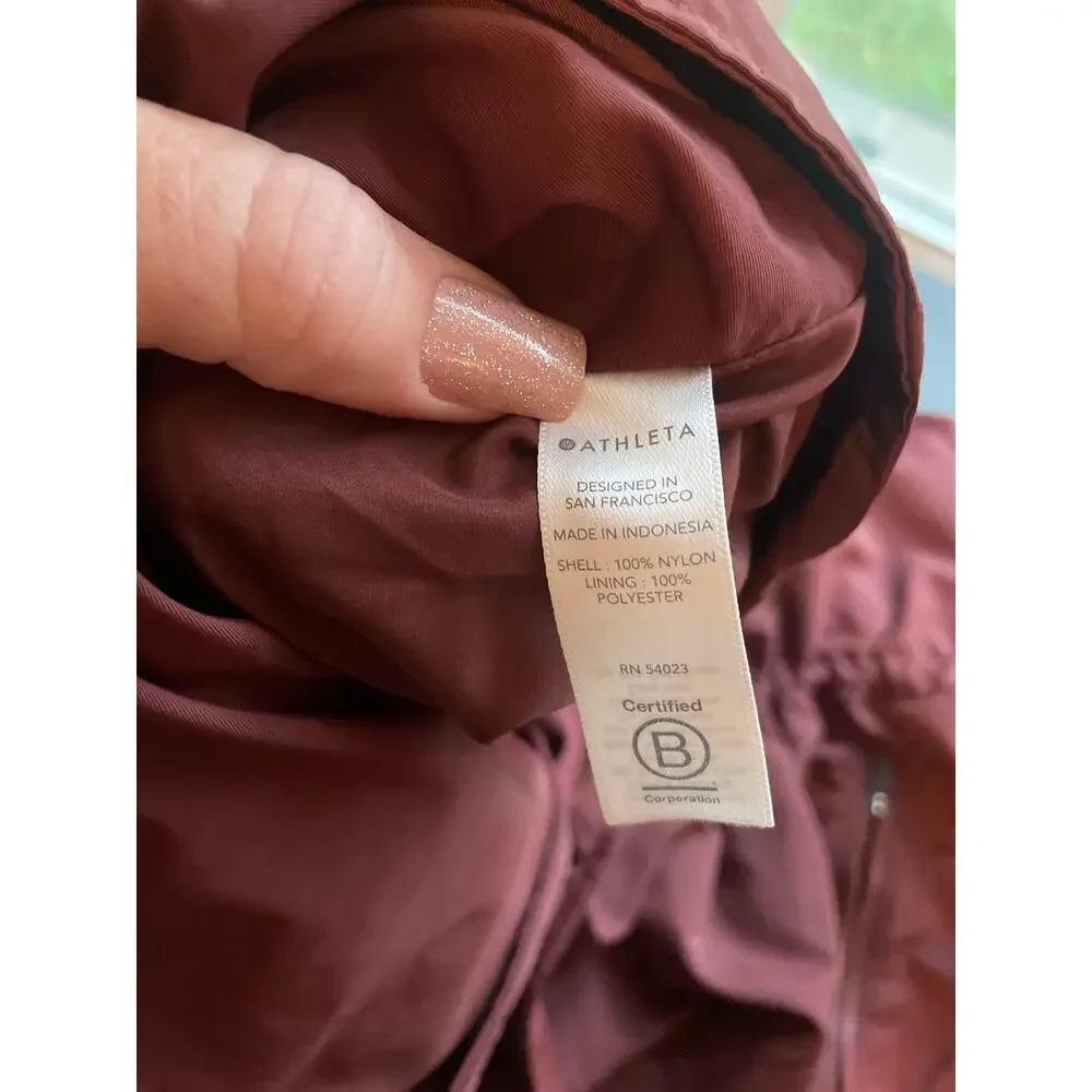 Athleta Acadia Windbreaker Jacket in Burgundy Size Large
